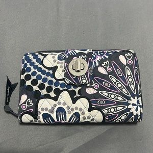 NWOT Vera Bradley Turnlock Wallet